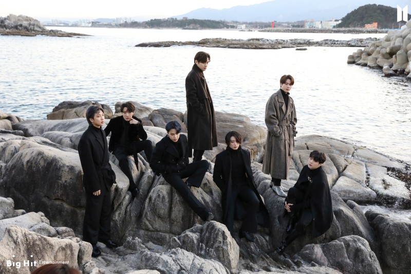 Gangwon: BTS filming beach tour : BTS bus stop & Winter Package (비노출) image_0