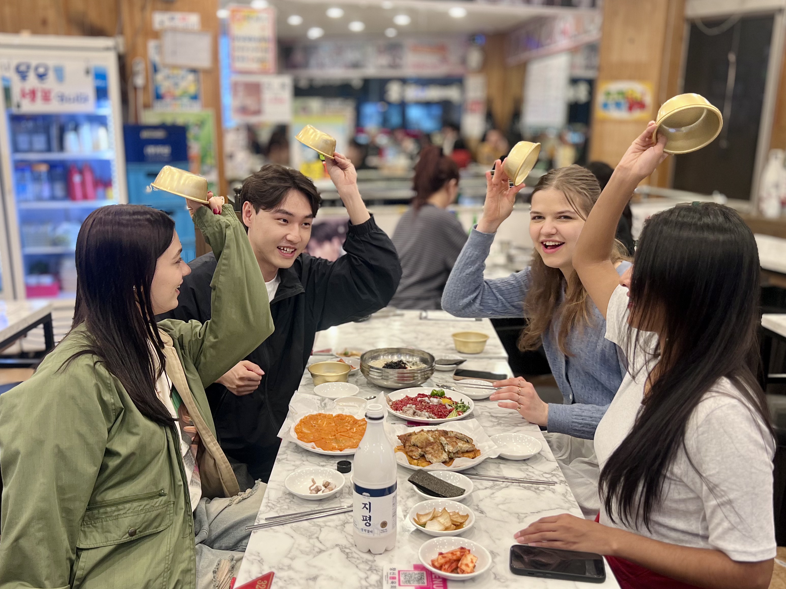 Seoul Night Palace & Market Food Tour (Vehicle Included) image_0