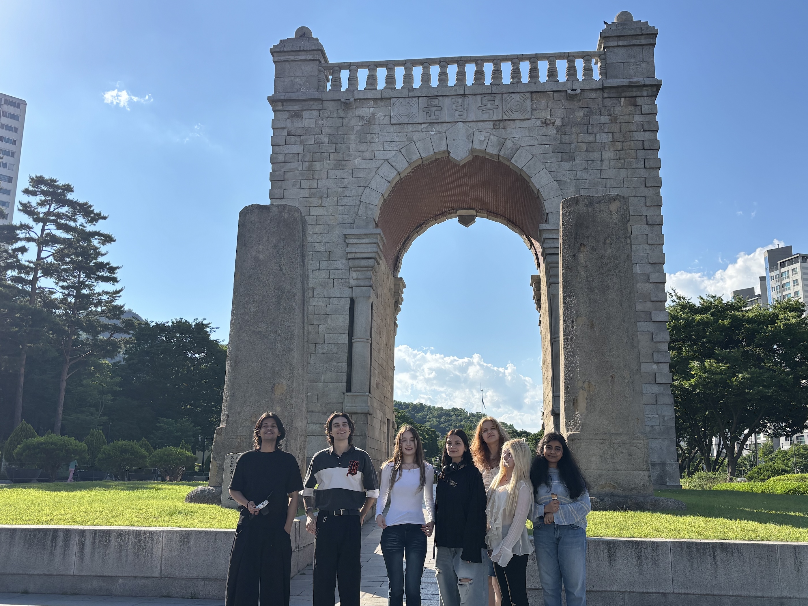 Seoul Dark History Tour: Deoksugung Palace & Seodaemun Prison image_5