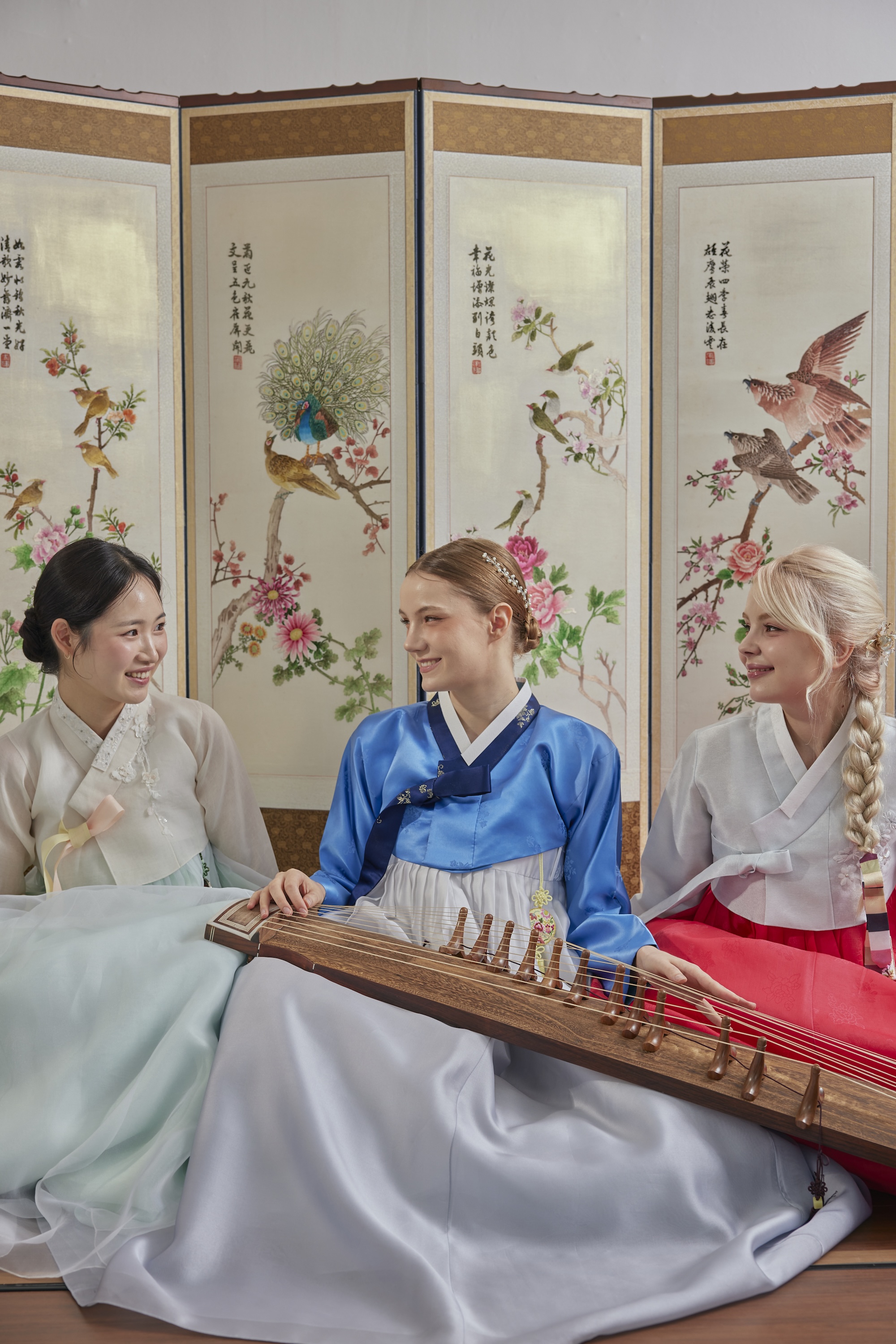 Seoul: Gayageum Class & Hanbok Experience in Bukchon Village image_9