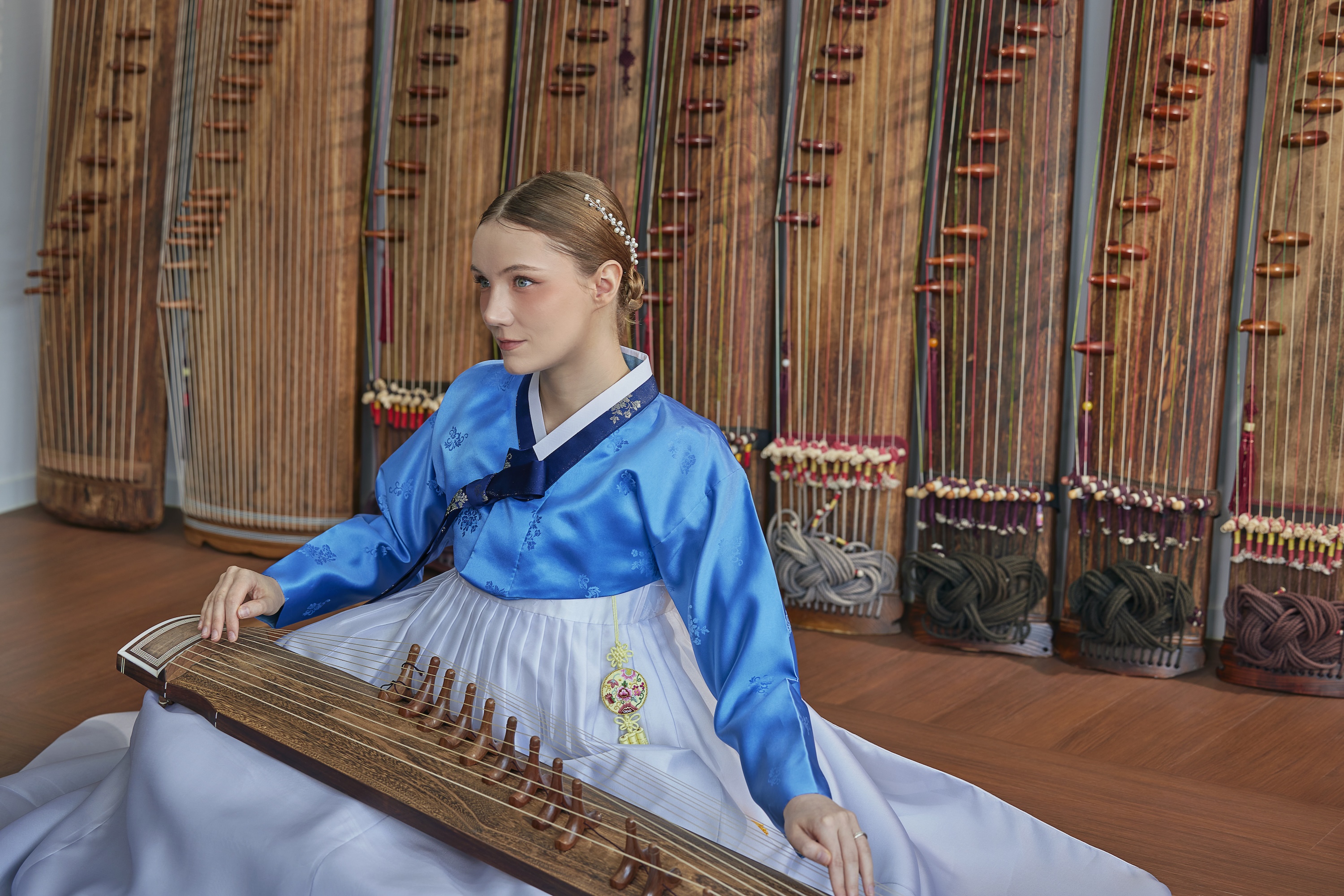Seoul: Gayageum Class & Hanbok Experience in Bukchon Village image_3