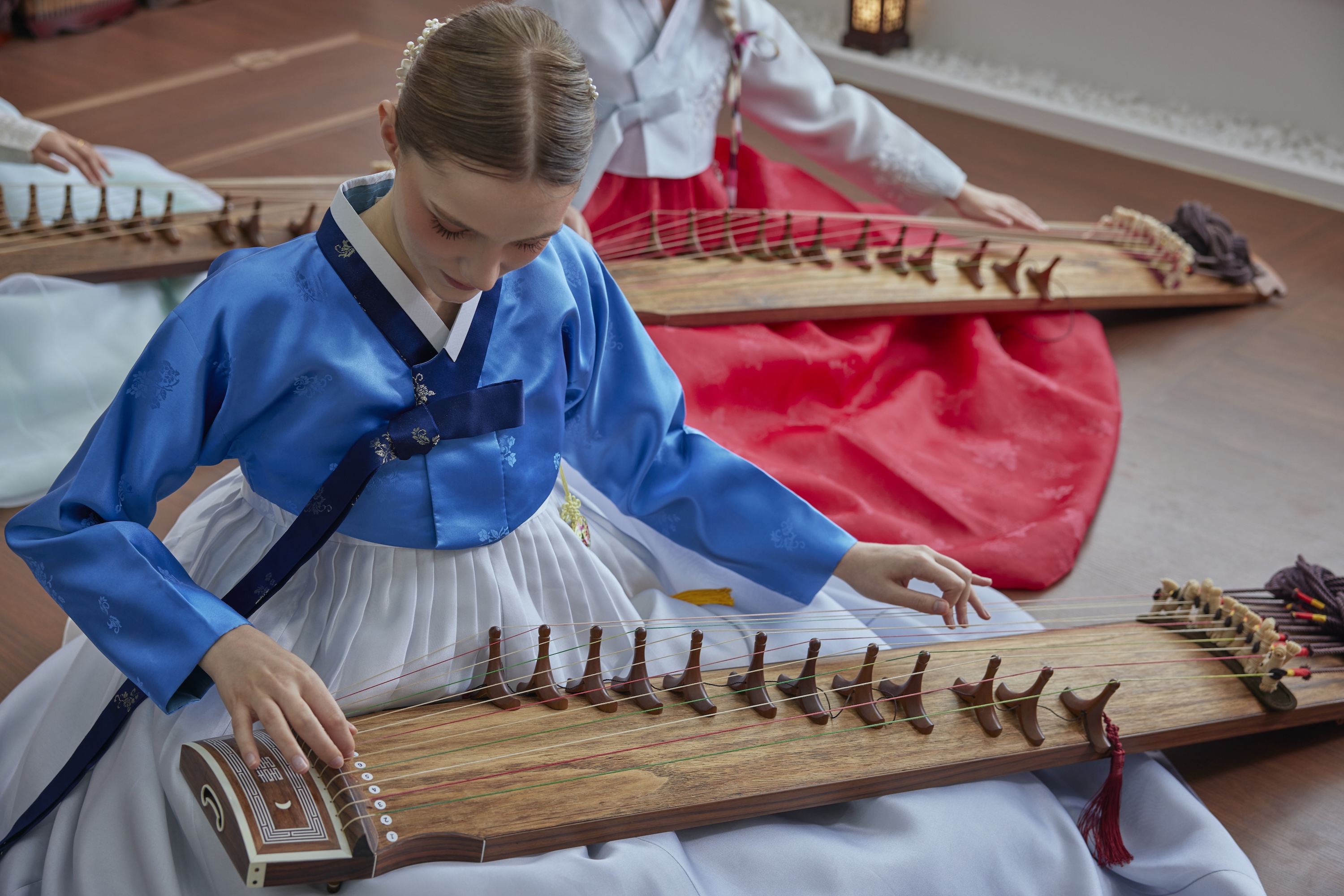 Seoul: Gayageum Class & Hanbok Experience in Bukchon Village image_4